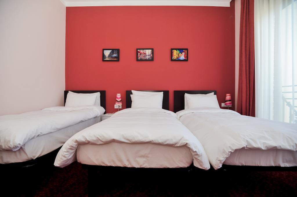 Hotel Piazza Four Colours Batumi Camera foto