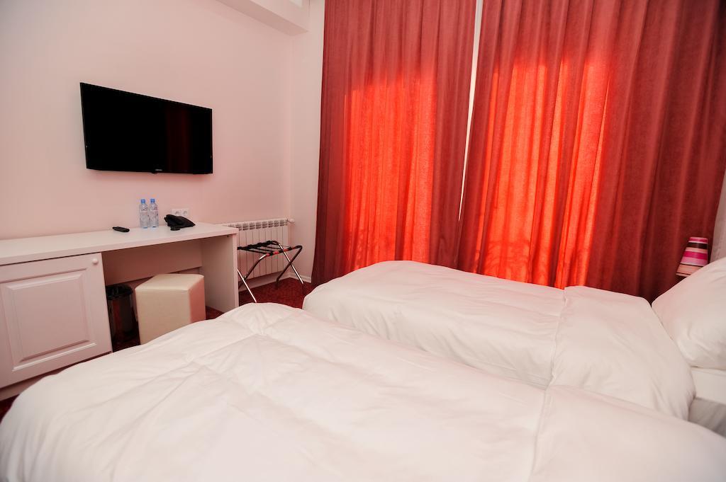 Hotel Piazza Four Colours Batumi Camera foto